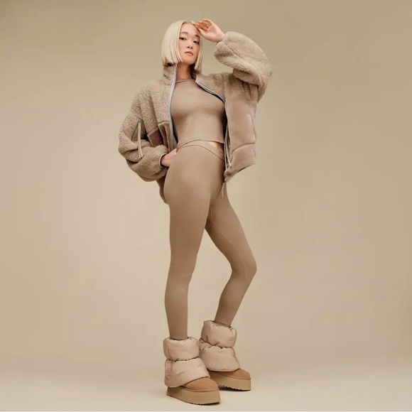 Ugg Classic Mini Dipper Puffer chestnut women’s 9 - Picture 6 of 6